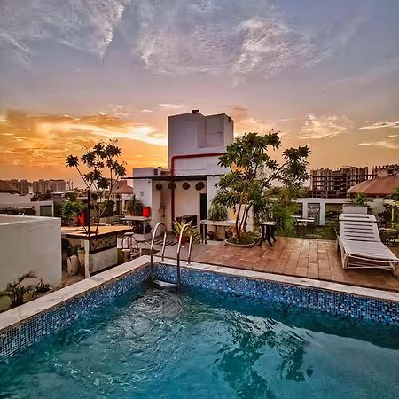 Hotel Sahibs Lighthouse - Swimming Pool Агра Экстерьер фото