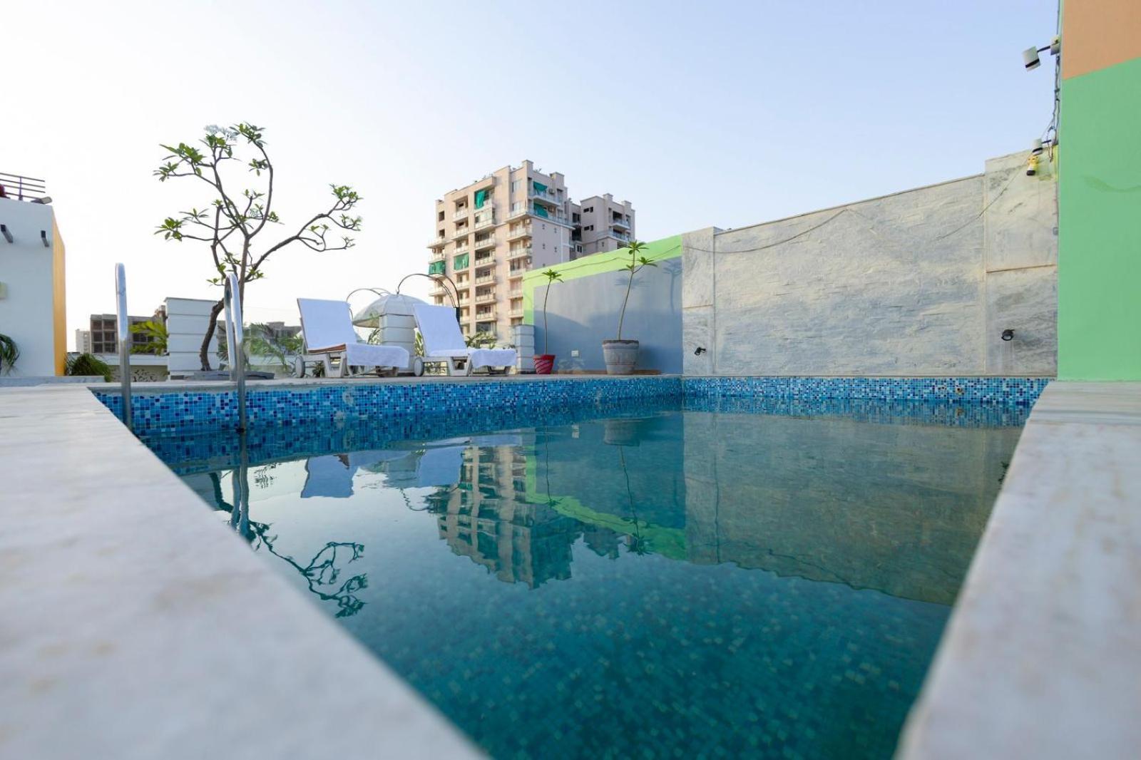 Hotel Sahibs Lighthouse - Swimming Pool Агра Экстерьер фото